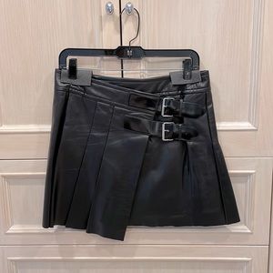 Helmet Lang Leather Pleated Skirt. NWT!